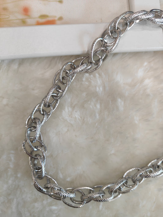 Silver Exquisite Neck Chain